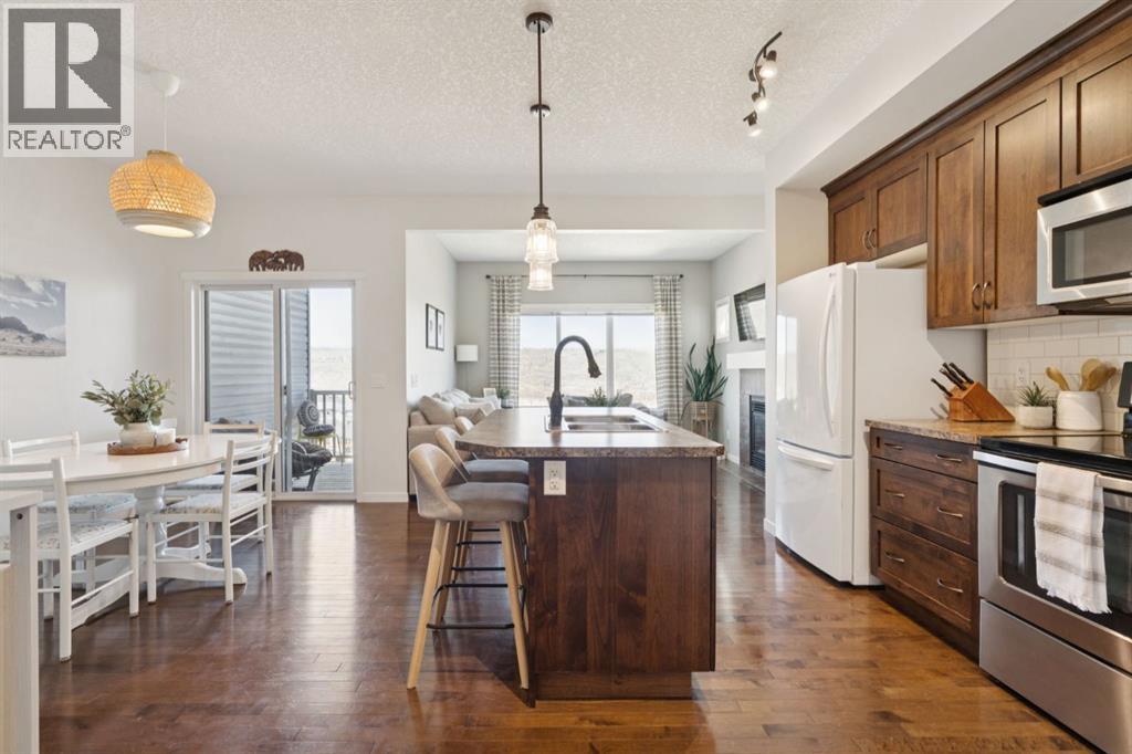 664 River Heights Crescent, Cochrane, Alberta  T4C 0R7 - Photo 4 - A2307856