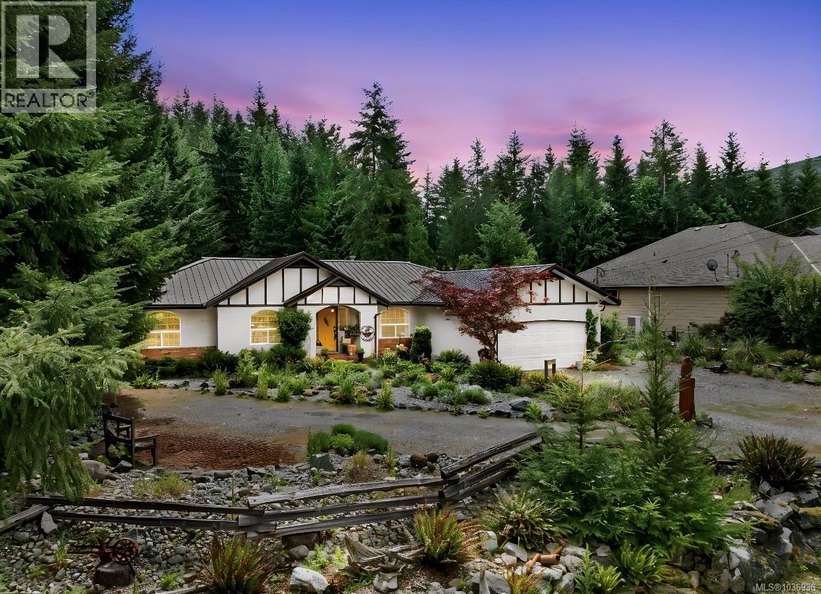 6745 Wall St, Honeymoon Bay, British Columbia