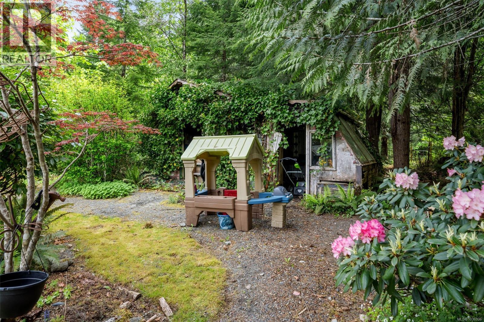 6745 Wall St, Honeymoon Bay, British Columbia  V0R 1Y0 - Photo 33 - 1036936