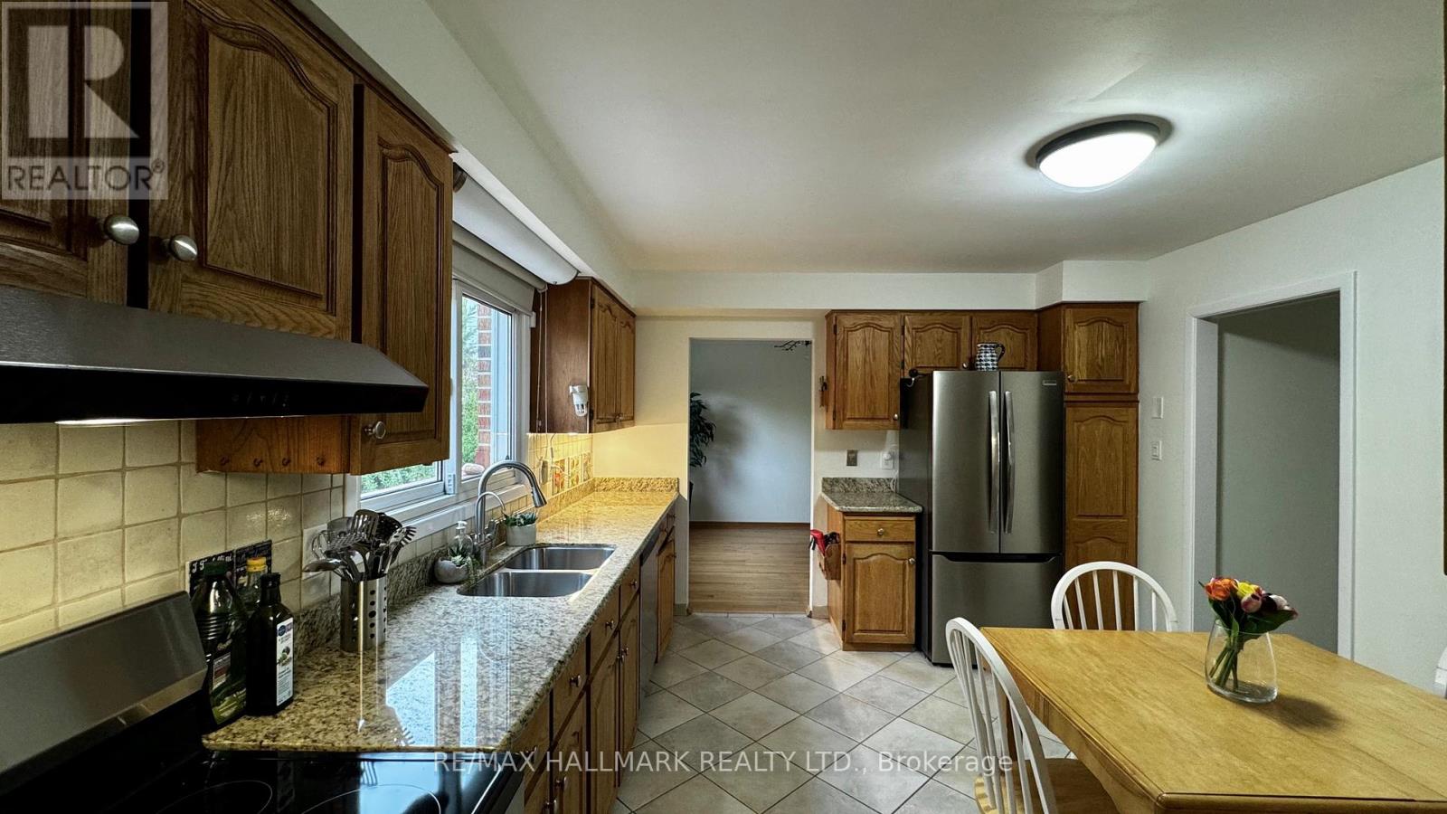 34 Harringay Crescent, Toronto, Ontario  M1W 1Z3 - Photo 12 - E12898904