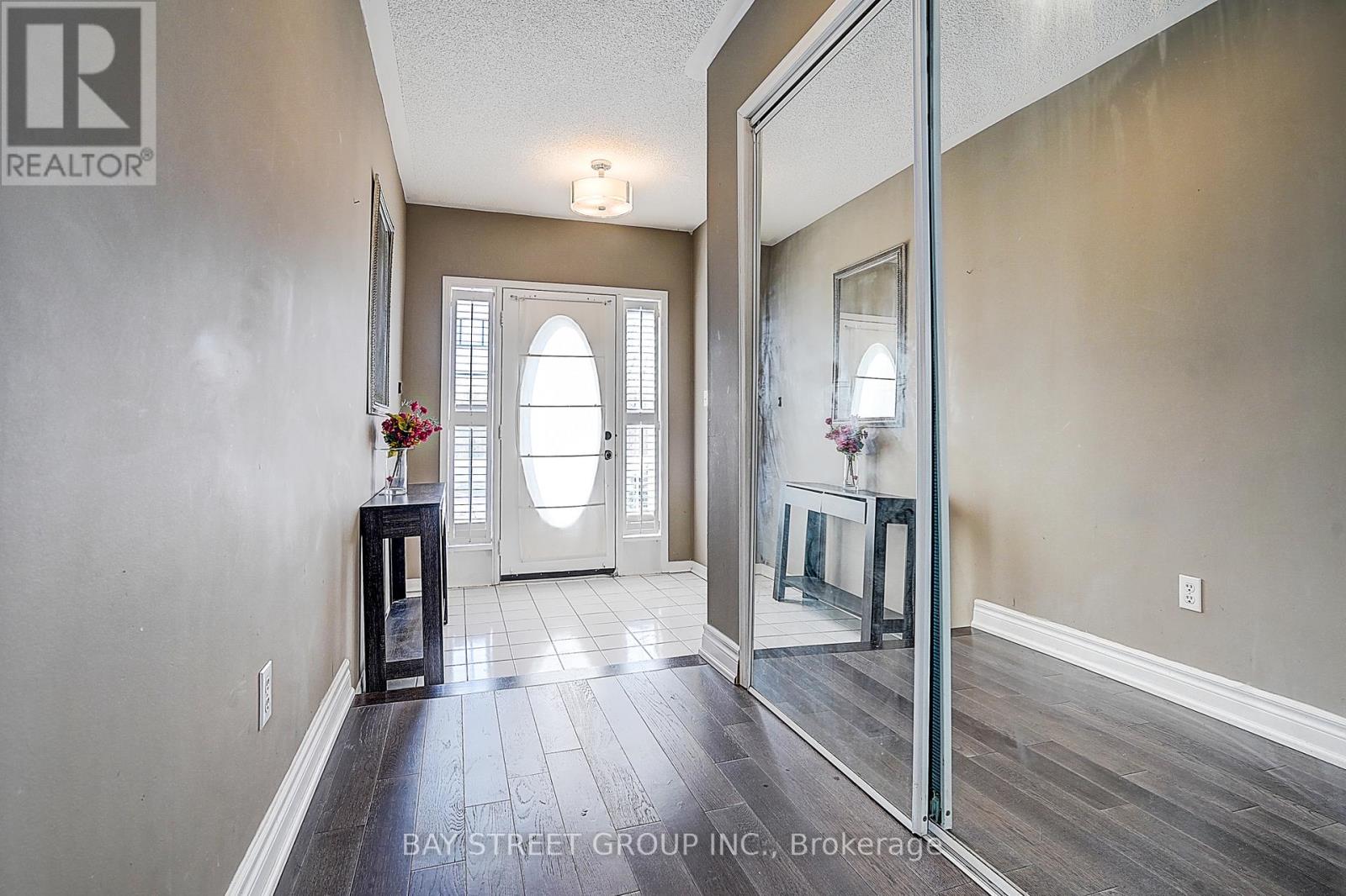 68 Woodroof Crescent, Aurora, Ontario  L4G 7H4 - Photo 3 - N13153056