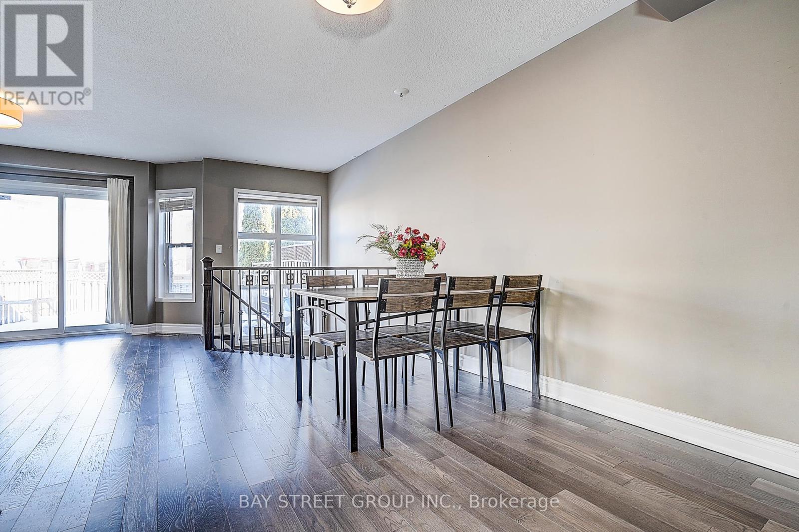 68 Woodroof Crescent, Aurora, Ontario  L4G 7H4 - Photo 5 - N13153056