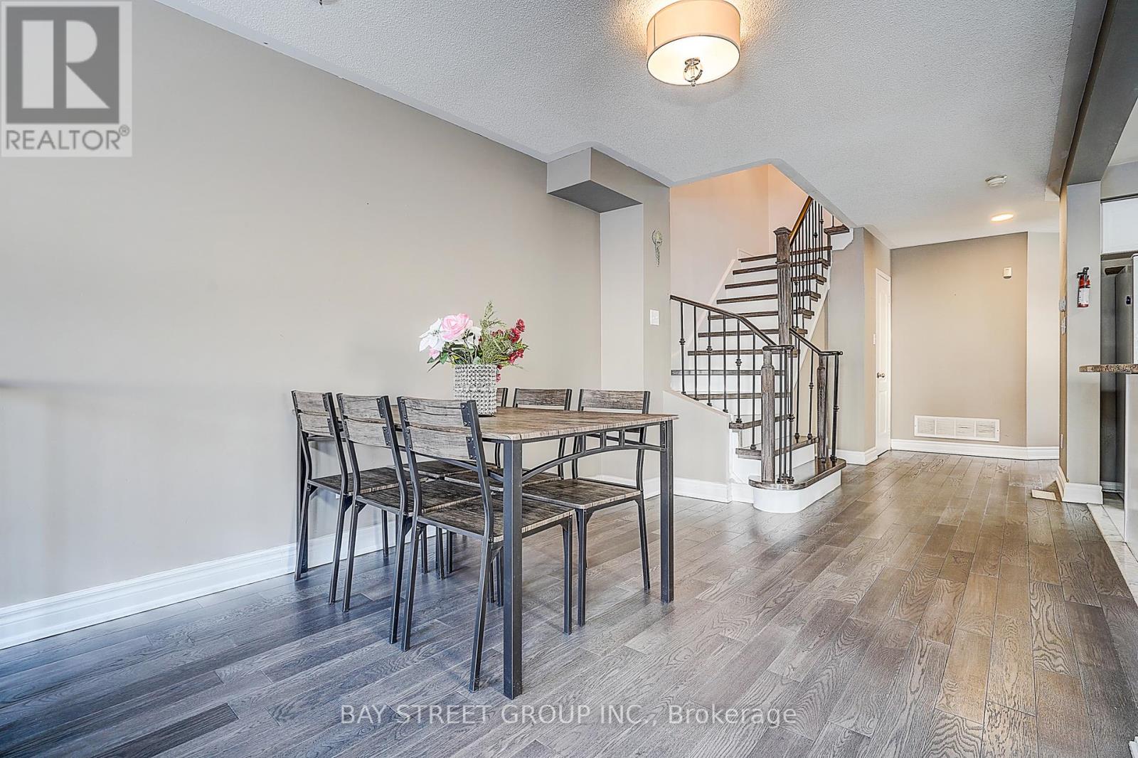 68 Woodroof Crescent, Aurora, Ontario  L4G 7H4 - Photo 6 - N13153056