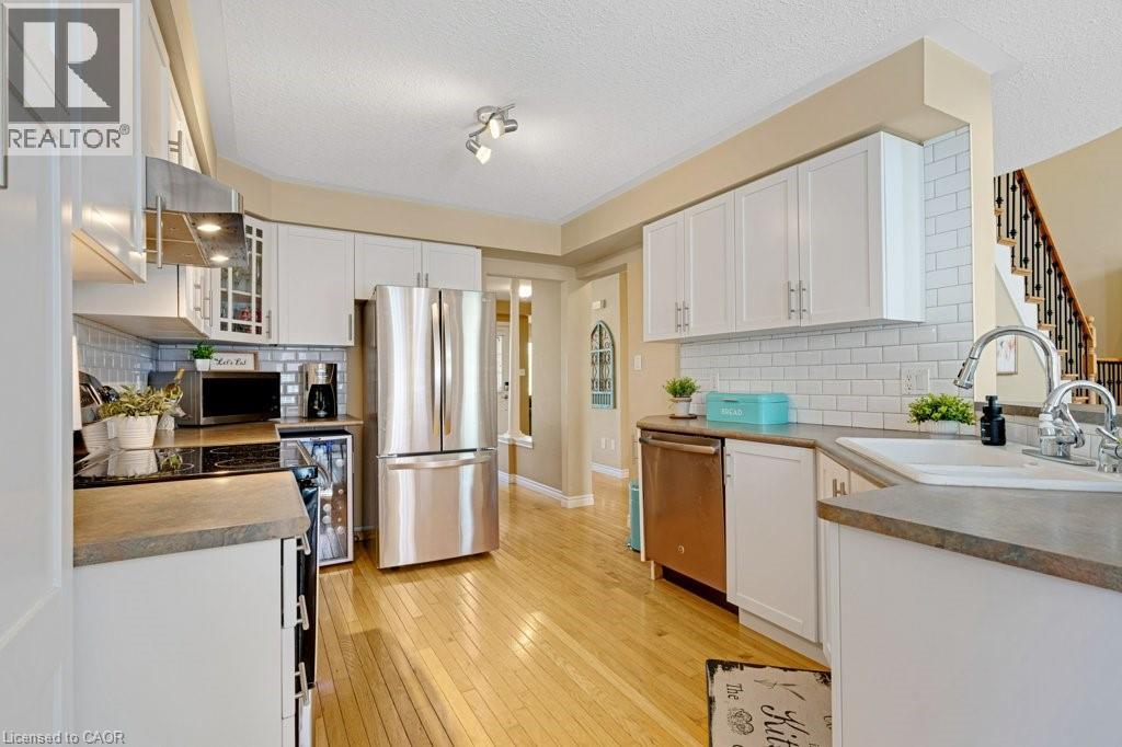 602 Yarmouth Drive, Waterloo, Ontario  N2K 4C1 - Photo 3 - 40832113