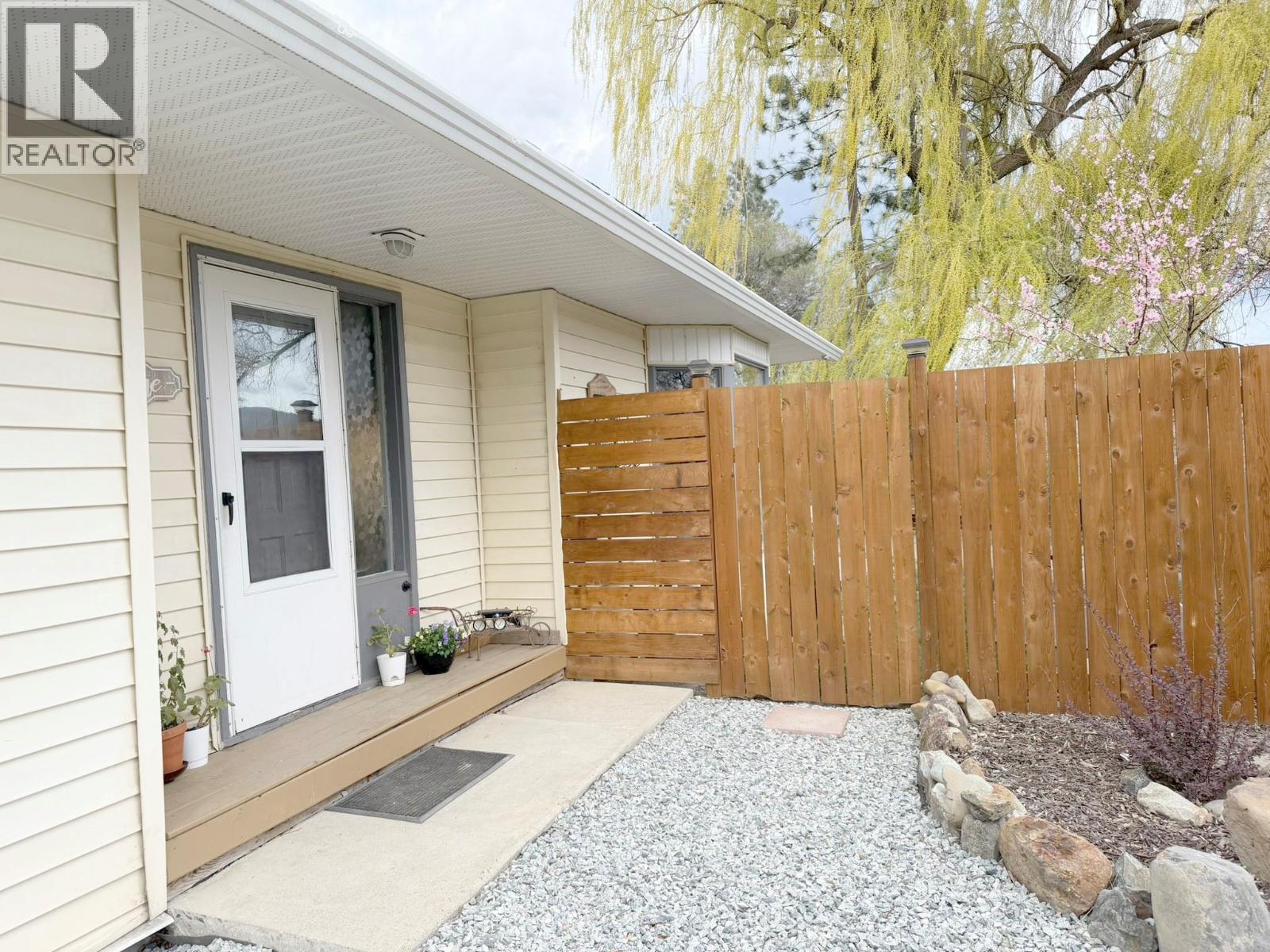 6430 Westsyde Road, Kamloops, British Columbia  V2B 8N7 - Photo 25 - 10383651
