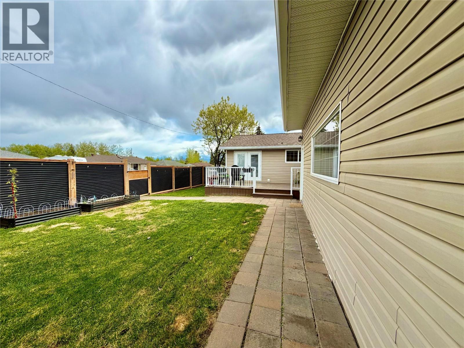 1300 93 Avenue, Dawson Creek, British Columbia  V1G 1E4 - Photo 28 - 10388195
