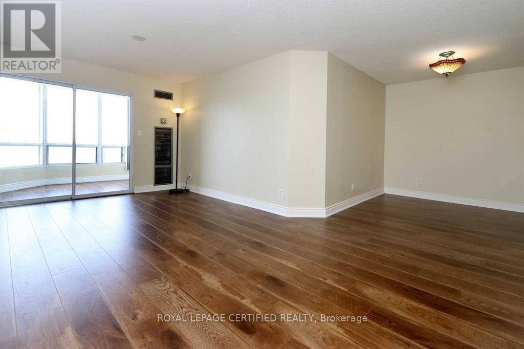 1910 - 155 Hillcrest Avenue, Mississauga, Ontario  L5B 3Z2 - Photo 4 - W13153034