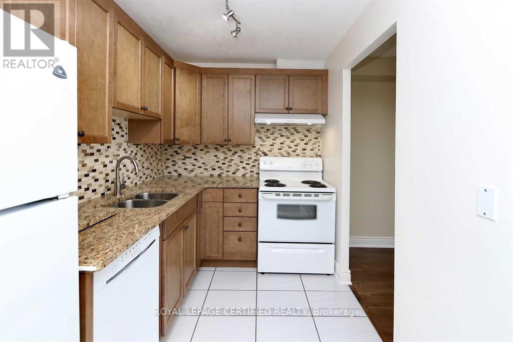 1910 - 155 Hillcrest Avenue, Mississauga, Ontario  L5B 3Z2 - Photo 6 - W13153034