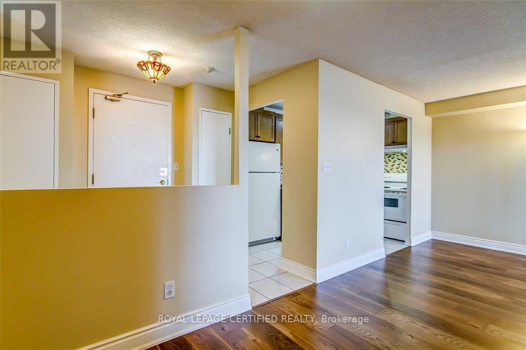 1910 - 155 Hillcrest Avenue, Mississauga, Ontario  L5B 3Z2 - Photo 9 - W13153034