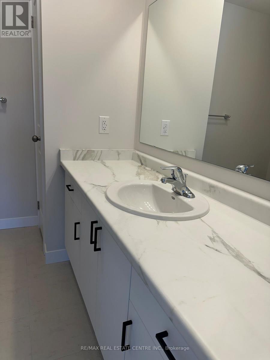 33 Strath Crescent, Springwater, Ontario  L0L 1P0 - Photo 11 - S13152384