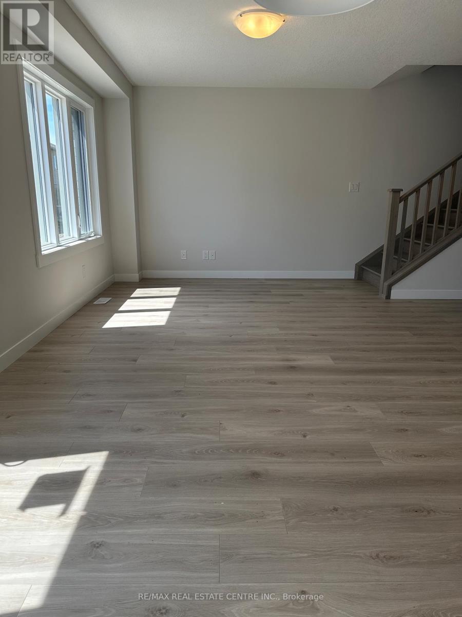 33 Strath Crescent, Springwater, Ontario  L0L 1P0 - Photo 13 - S13152384