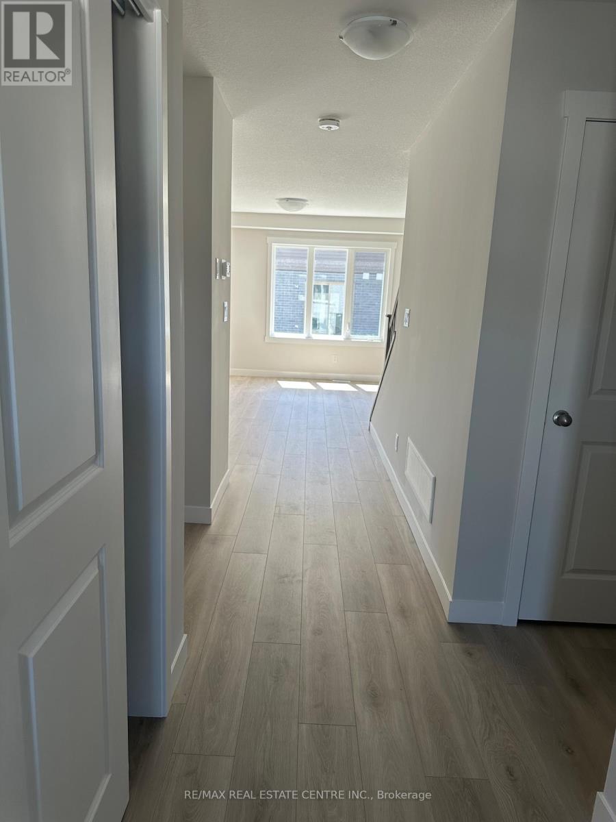 33 Strath Crescent, Springwater, Ontario  L0L 1P0 - Photo 3 - S13152384