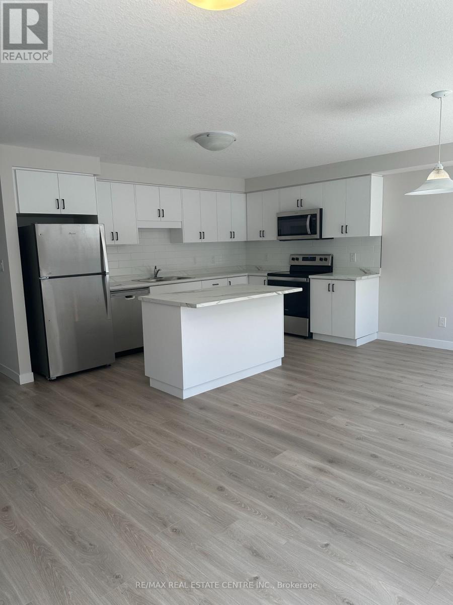 33 Strath Crescent, Springwater, Ontario  L0L 1P0 - Photo 6 - S13152384