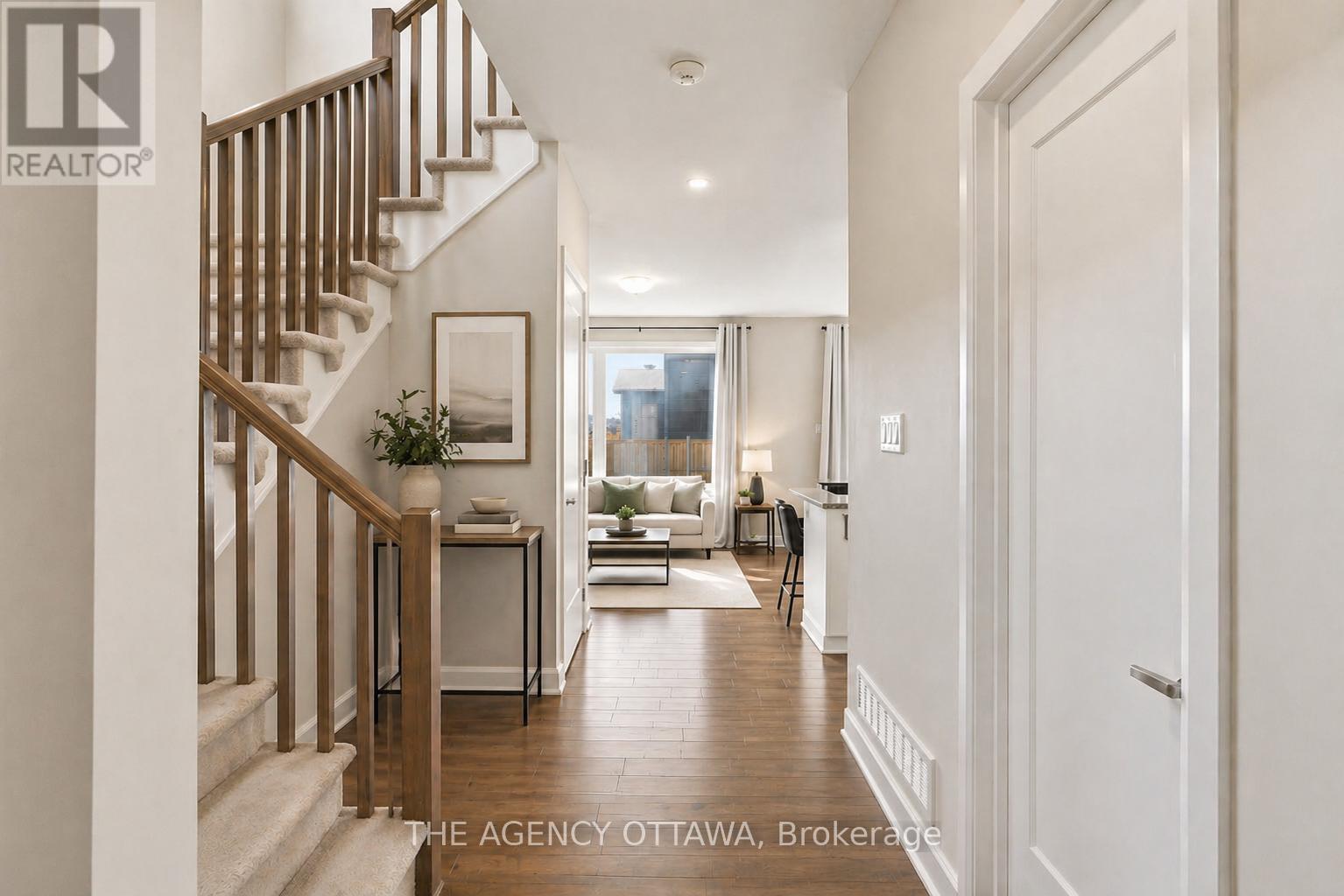 336 Barrett Farm Drive, Ottawa, Ontario  K1T 0X8 - Photo 3 - X13153080