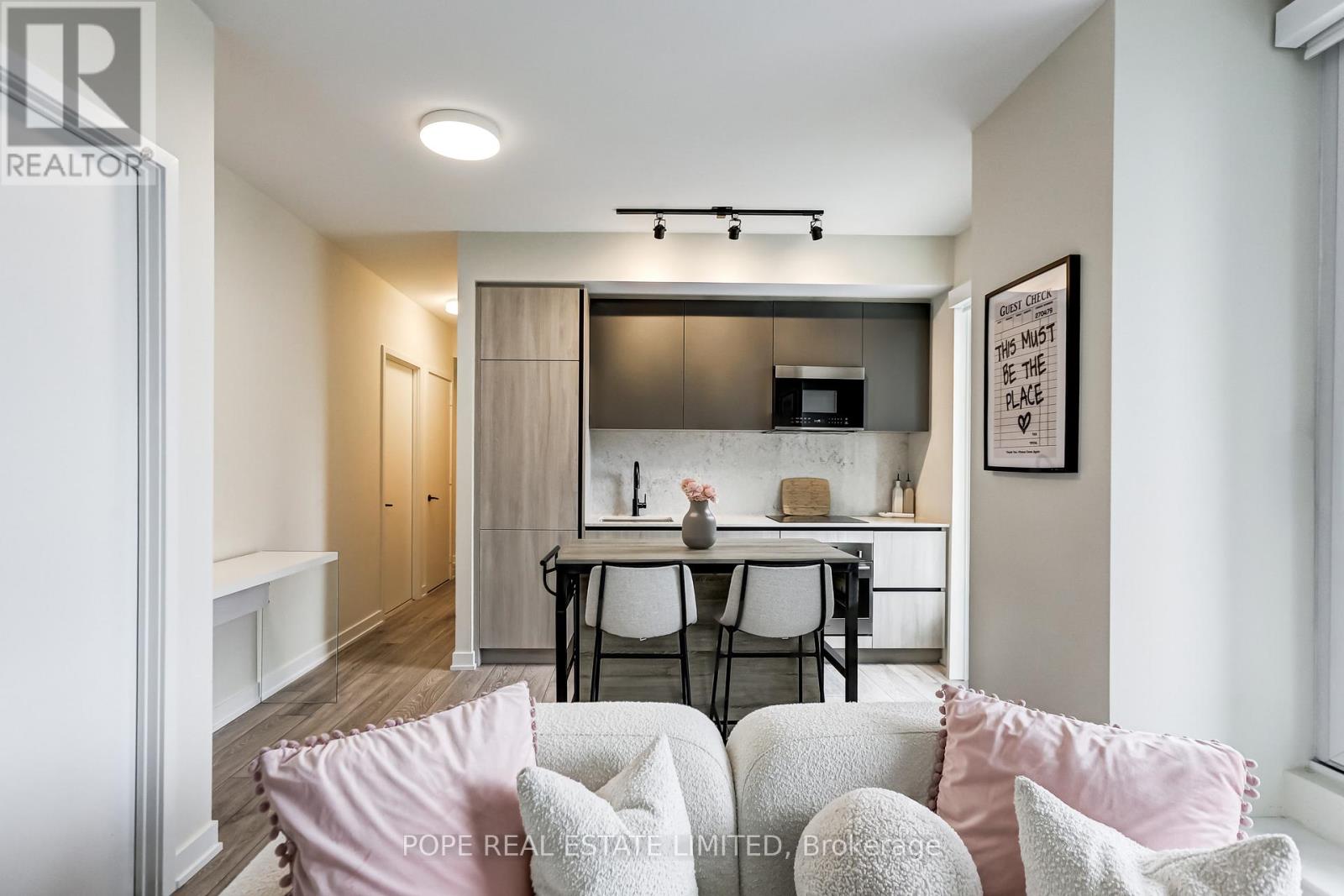 1502 - 108 Peter Street, Toronto, Ontario  M5V 0W2 - Photo 3 - C13153078