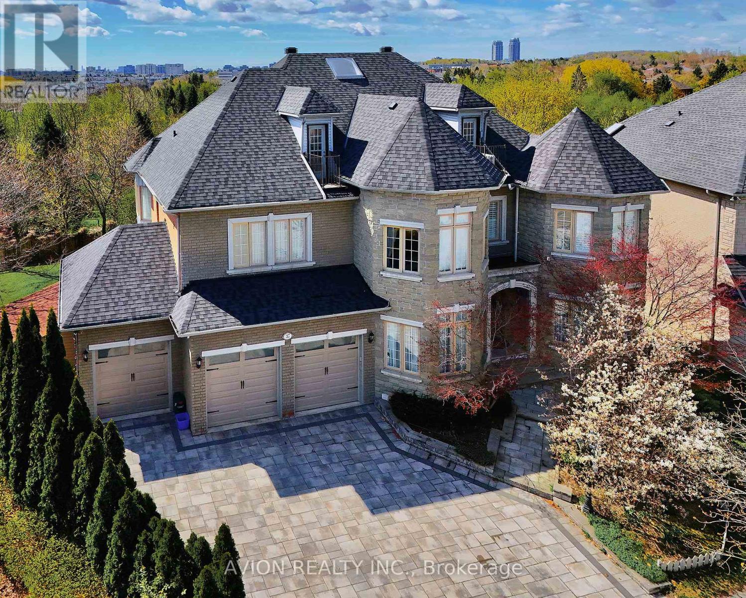 37 FRYBROOK CRESCENT, Richmond Hill, Ontario