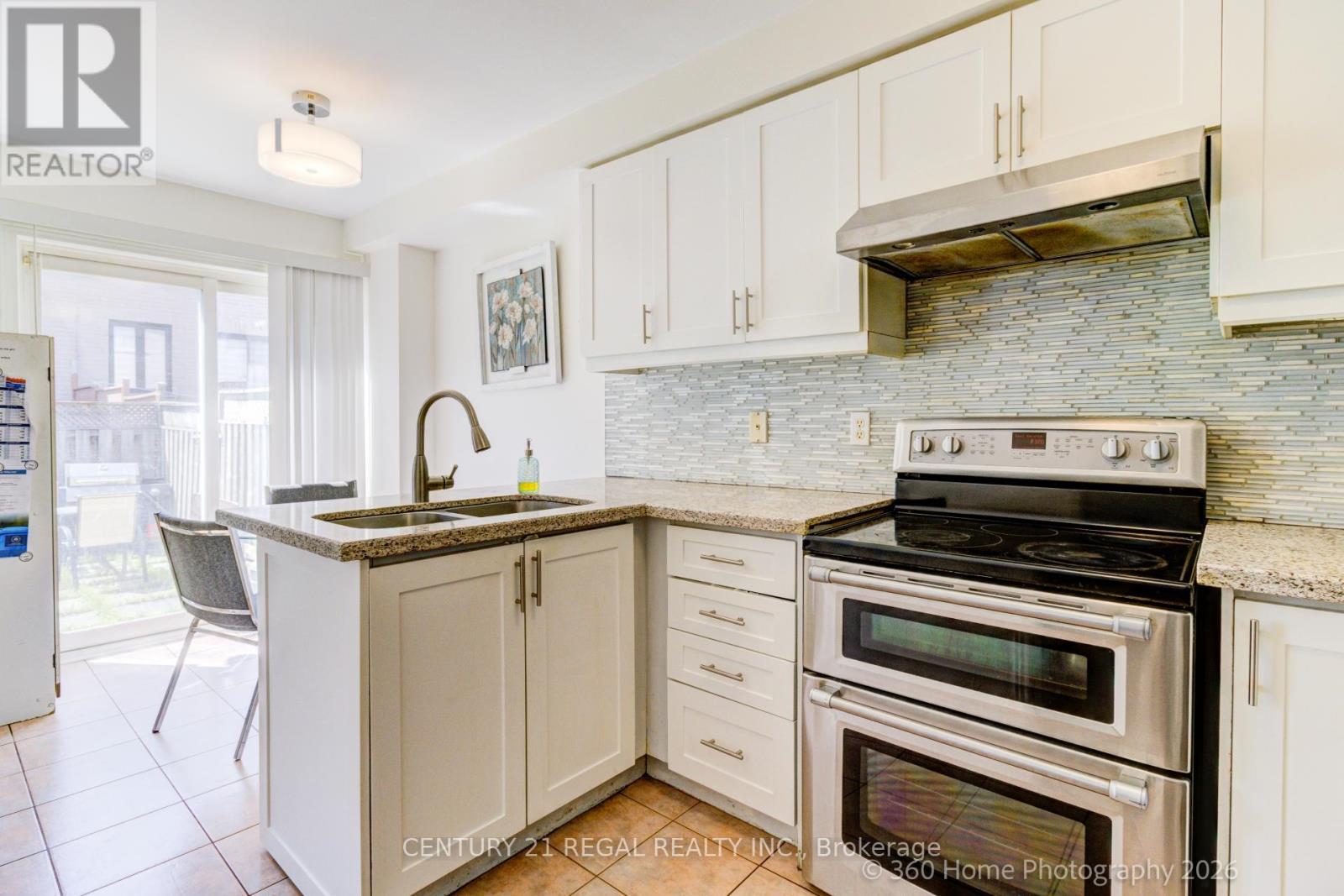 42g View Green Crescent, Toronto, Ontario  M9W 7C9 - Photo 9 - W13153064