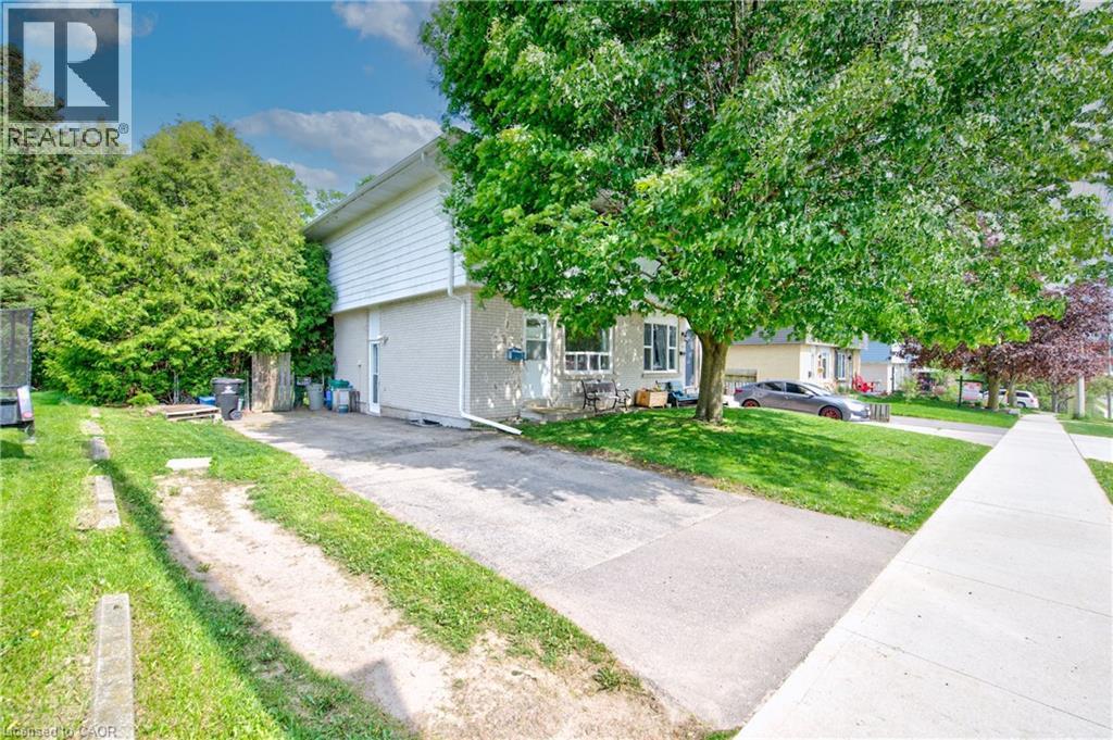 57 Clemens Avenue, Cambridge, Ontario  N3C 2W6 - Photo 1 - 40831124