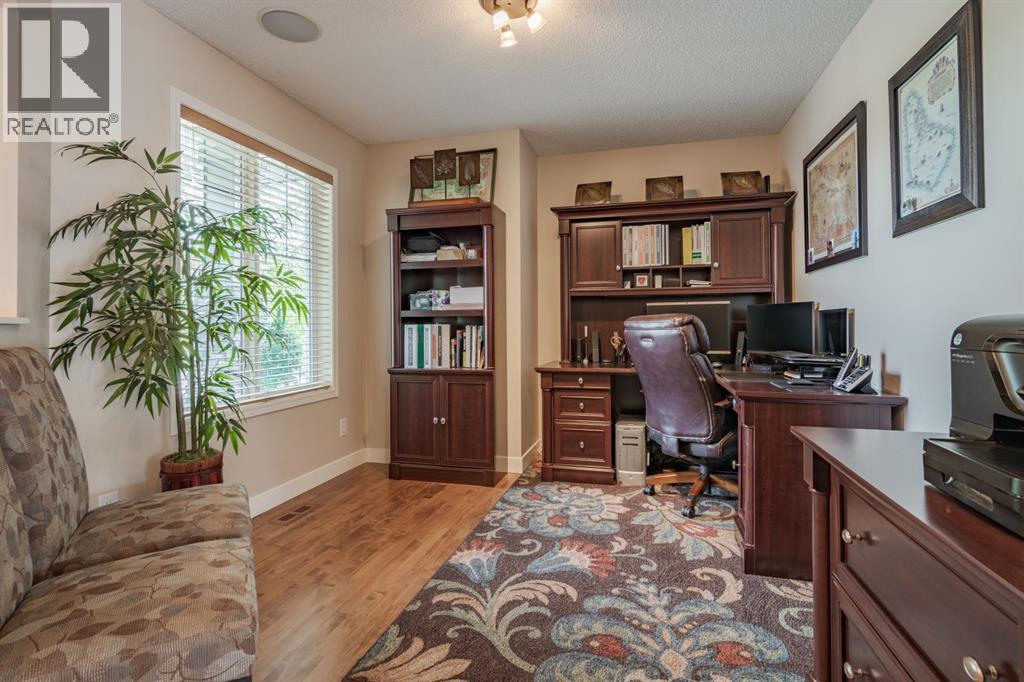 6 Cranwell Link SE, Calgary, Alberta  T3M 1G3 - Photo 3 - A2310764