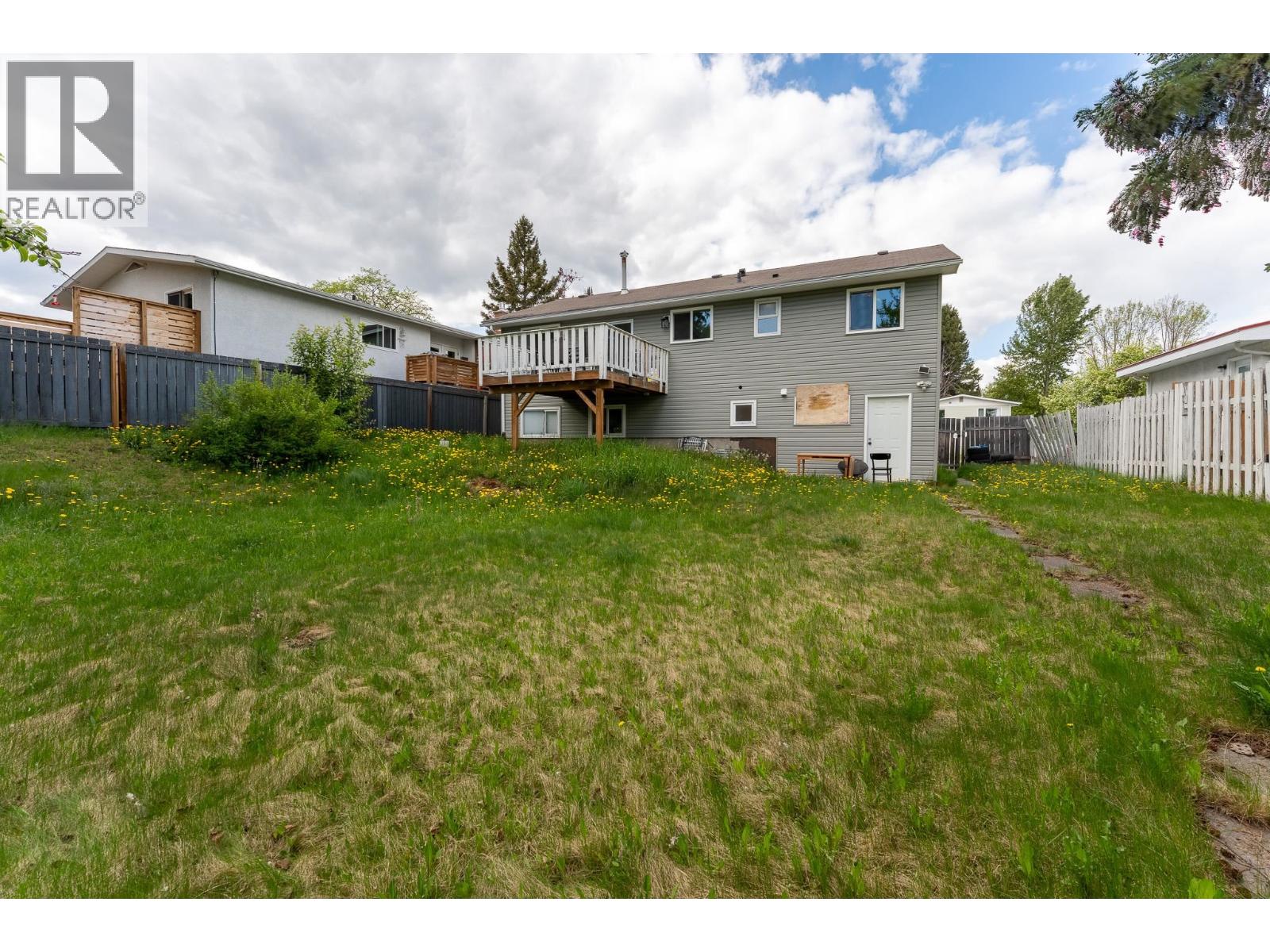 2909 Pinewood Avenue, Prince George, British Columbia  V2N 1H8 - Photo 4 - R3126182