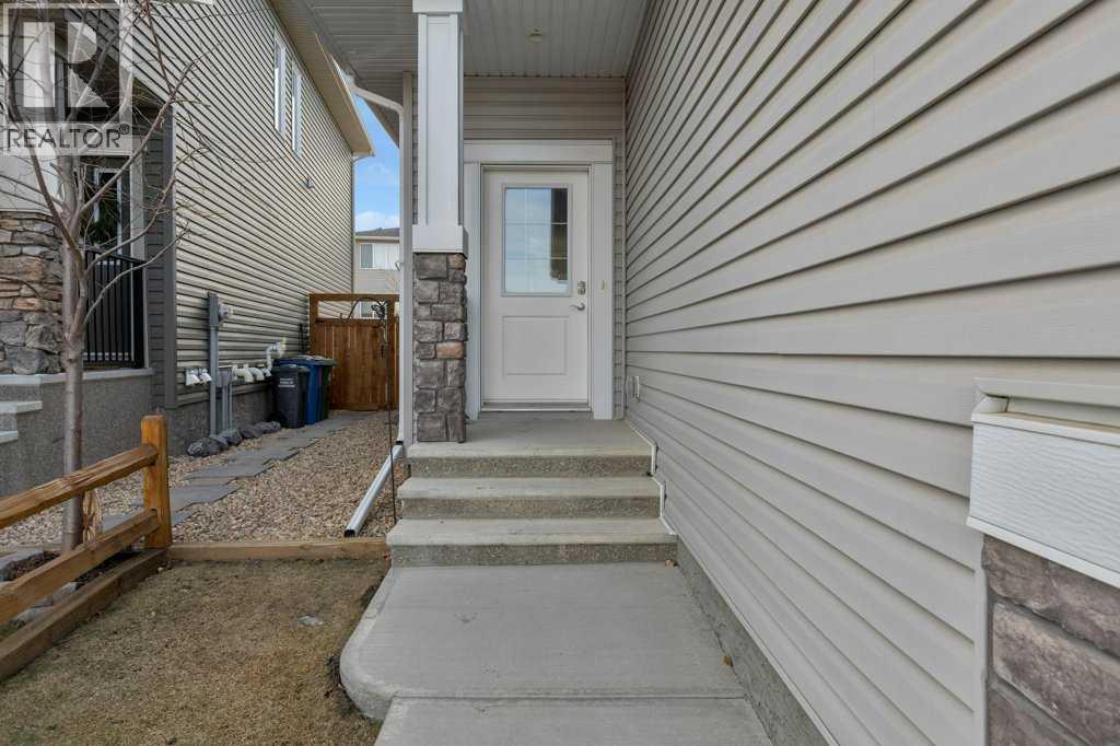 137 Willow Park N, Cochrane, Alberta  T4C 2N3 - Photo 3 - A2279897