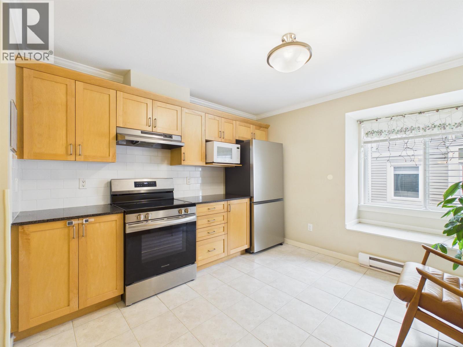 6 6498 Elgin Avenue, Burnaby, British Columbia  V5H 3S6 - Photo 8 - R3125435