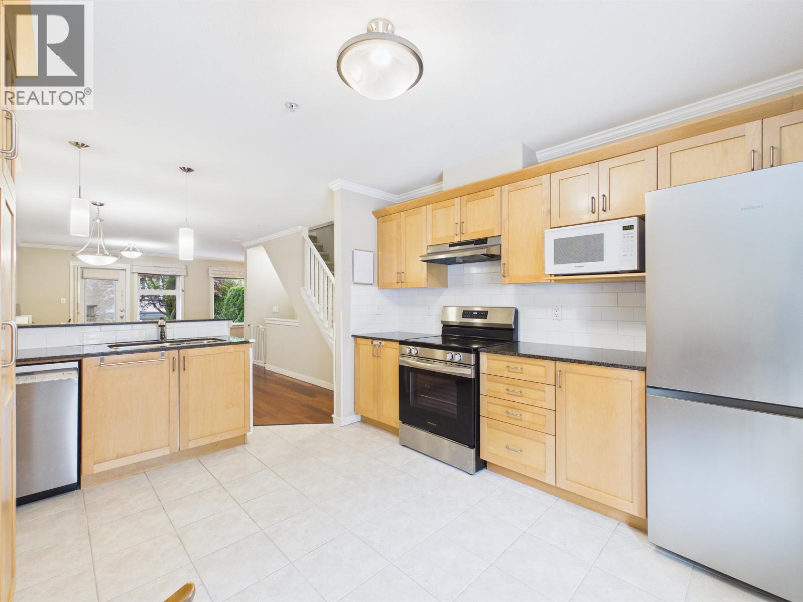 6 6498 Elgin Avenue, Burnaby, British Columbia  V5H 3S6 - Photo 7 - R3125435