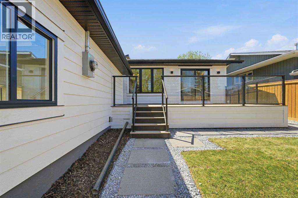 60 Lake Lucerne Close SE, Calgary, Alberta  T2J 3H8 - Photo 44 - A2310818