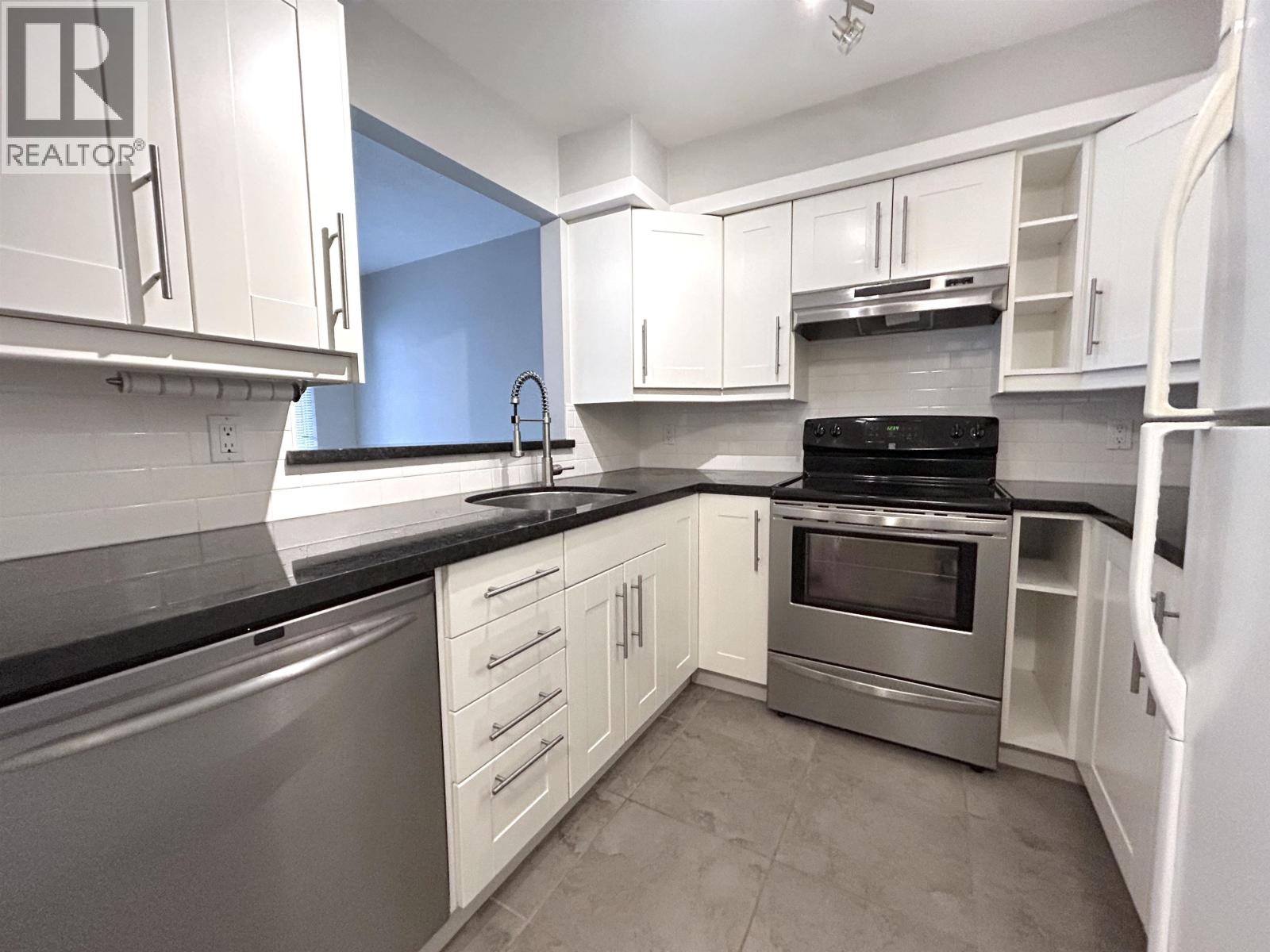 208 737 Hamilton Street, New Westminster, British Columbia  V3M 2M7 - Photo 2 - R3053313