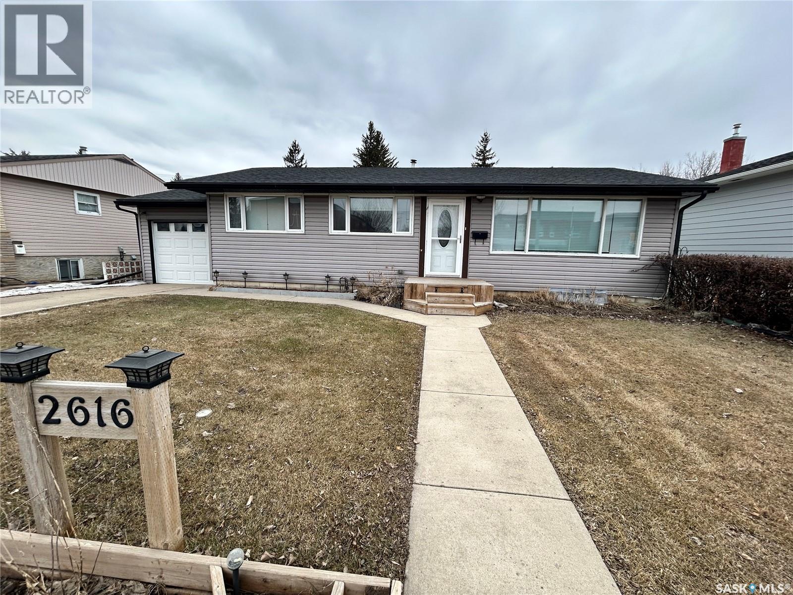 2616 Clarence AVENUE S, Saskatoon, Saskatchewan