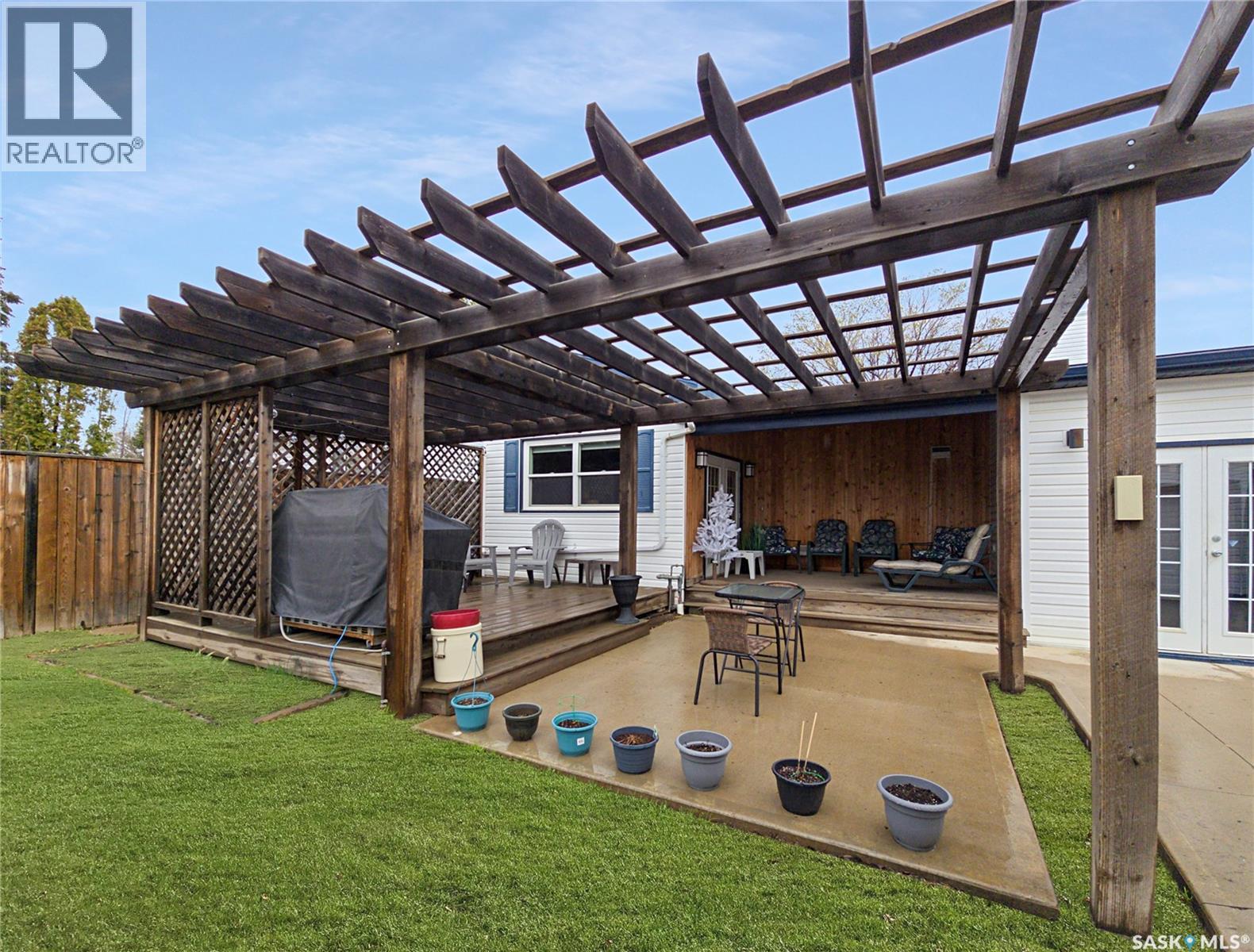 1301 W Avenue N, Saskatoon, Saskatchewan  S7L 3J2 - Photo 2 - SK036428