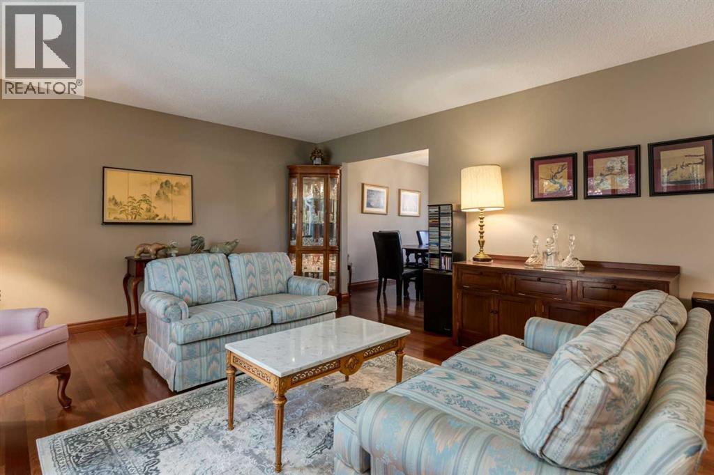 2724 Palliser Drive SW, Calgary, Alberta  T2V 4G2 - Photo 5 - A2312870