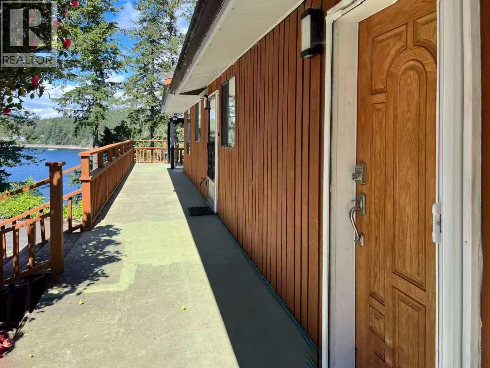5099 Johnstone Road, Madeira Park, British Columbia  V9Y 5L9 - Photo 11 - R3125888