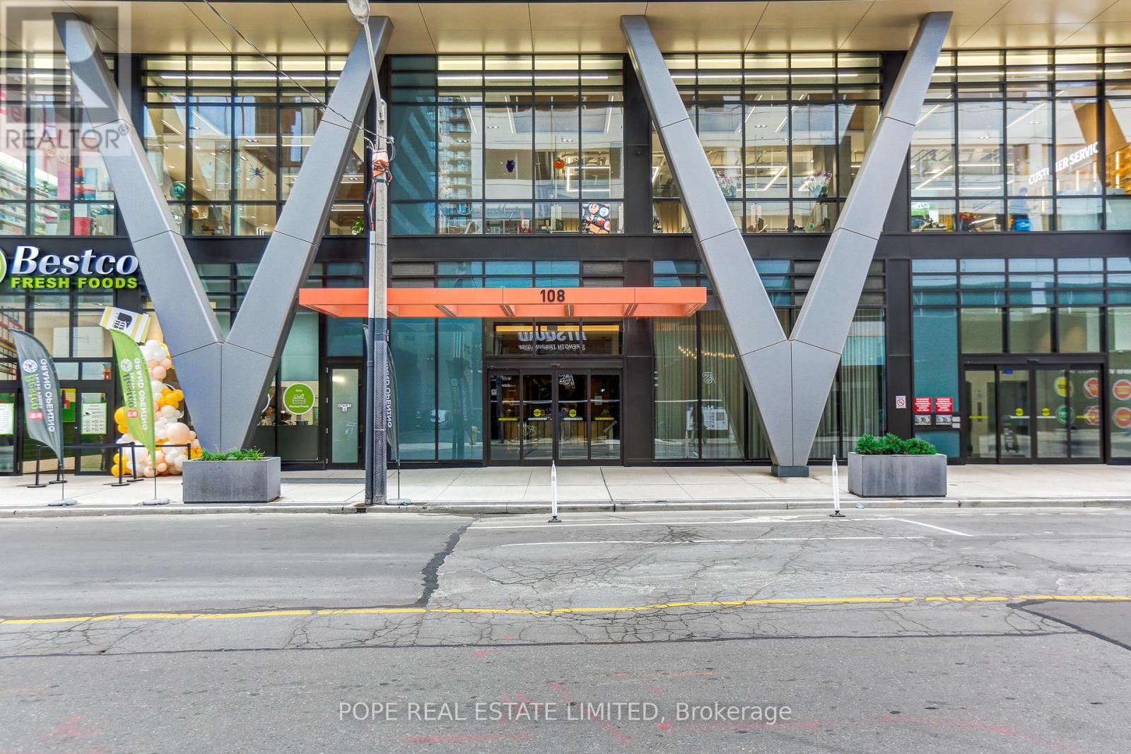 1502 - 108 Peter Street, Toronto, Ontario  M5V 0W2 - Photo 2 - C13153082