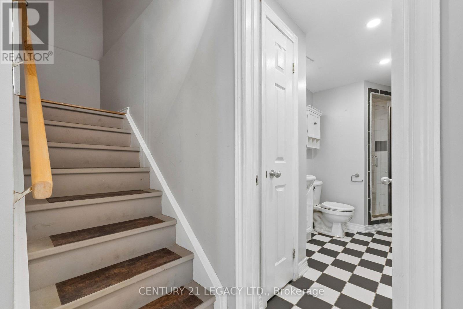 29 Woolf Crescent, Ajax, Ontario  L1S 7N5 - Photo 11 - E13153128