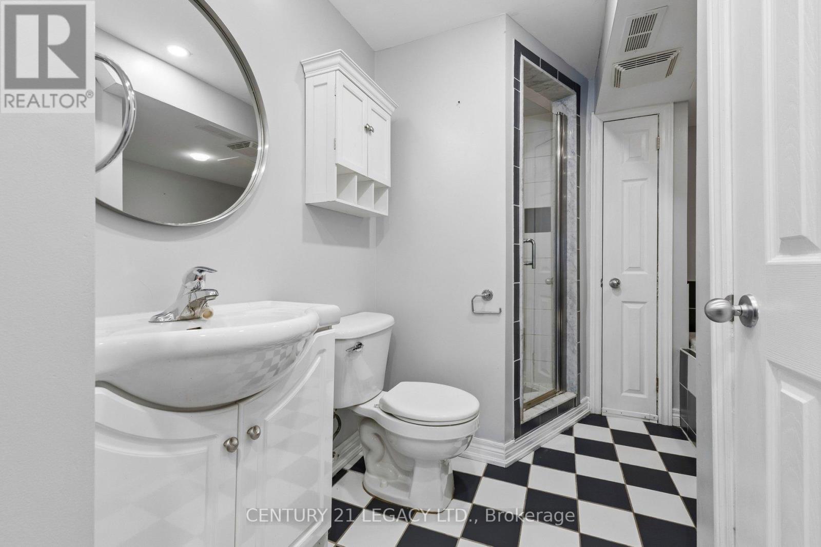 29 Woolf Crescent, Ajax, Ontario  L1S 7N5 - Photo 12 - E13153128
