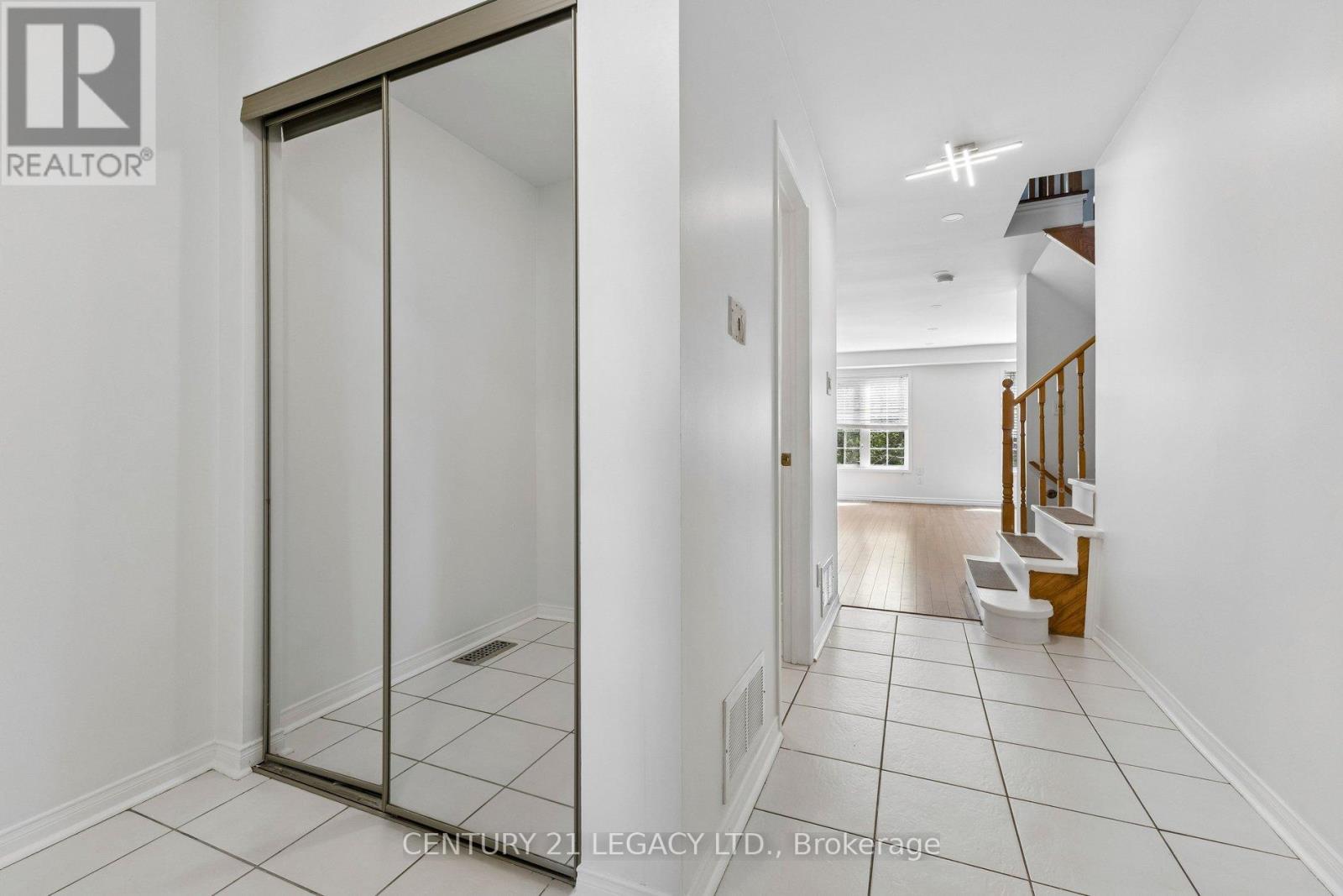 29 Woolf Crescent, Ajax, Ontario  L1S 7N5 - Photo 4 - E13153128