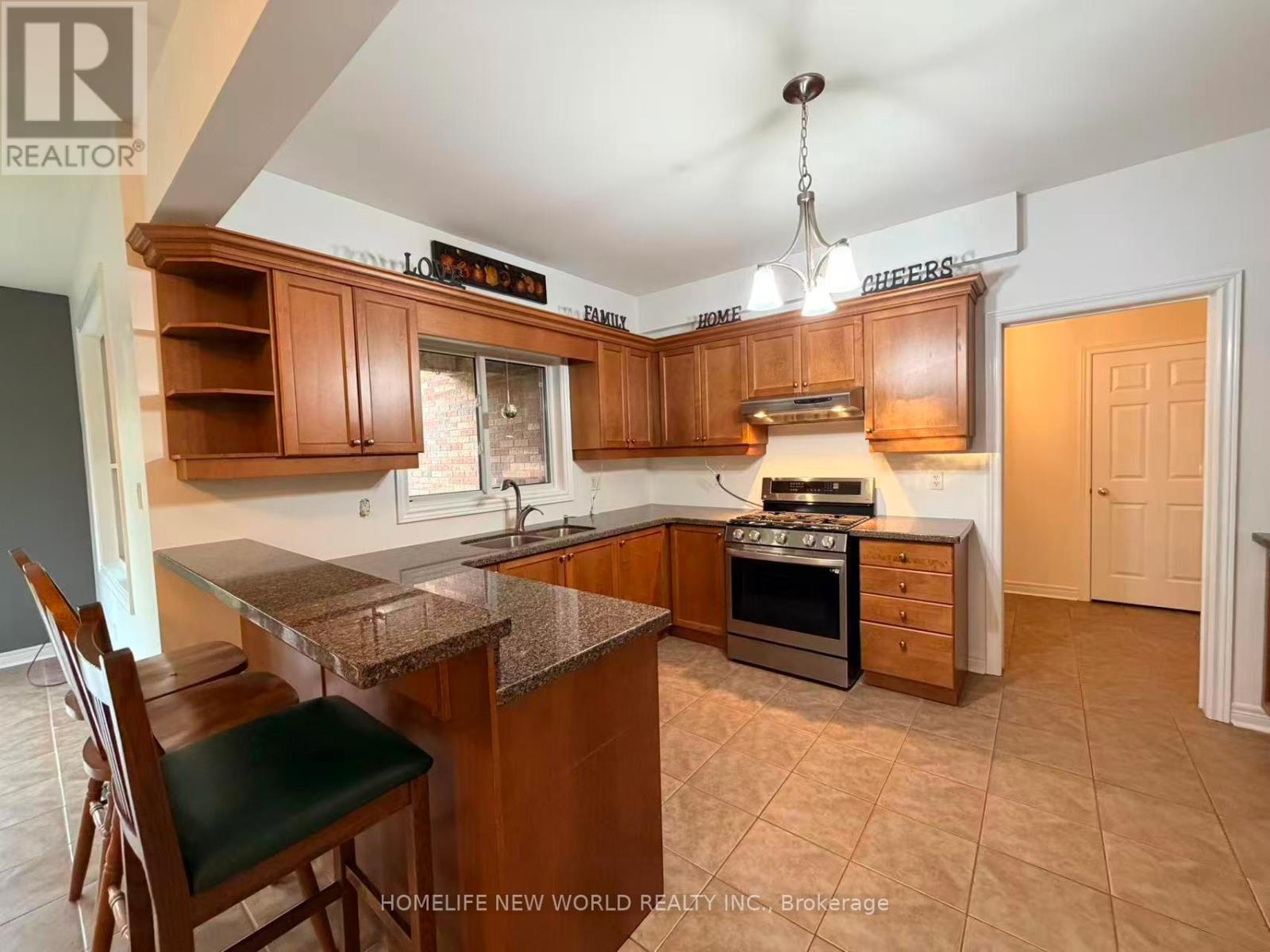 3370 Ravenshoe Road, Georgina, Ontario  L4P 3E9 - Photo 7 - N13153102