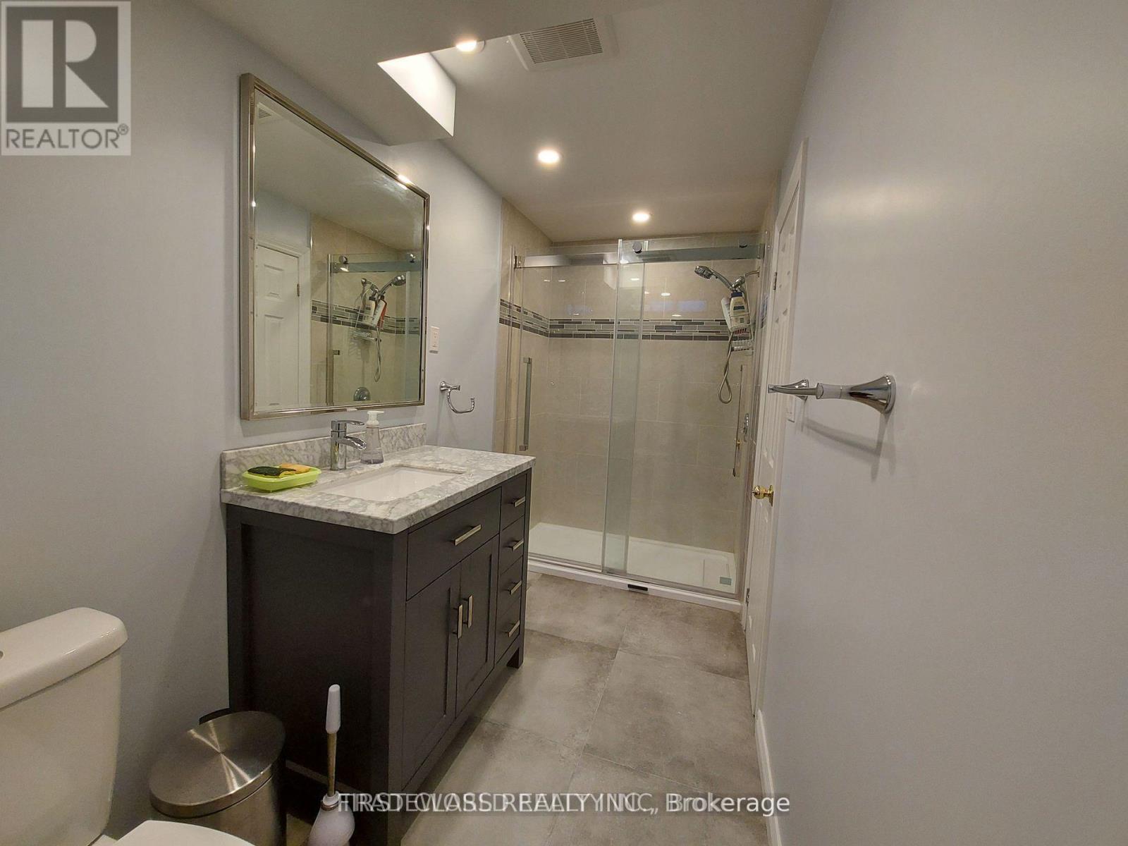 880 LESLIE VALLEY DRIVE, Newmarket, Ontario