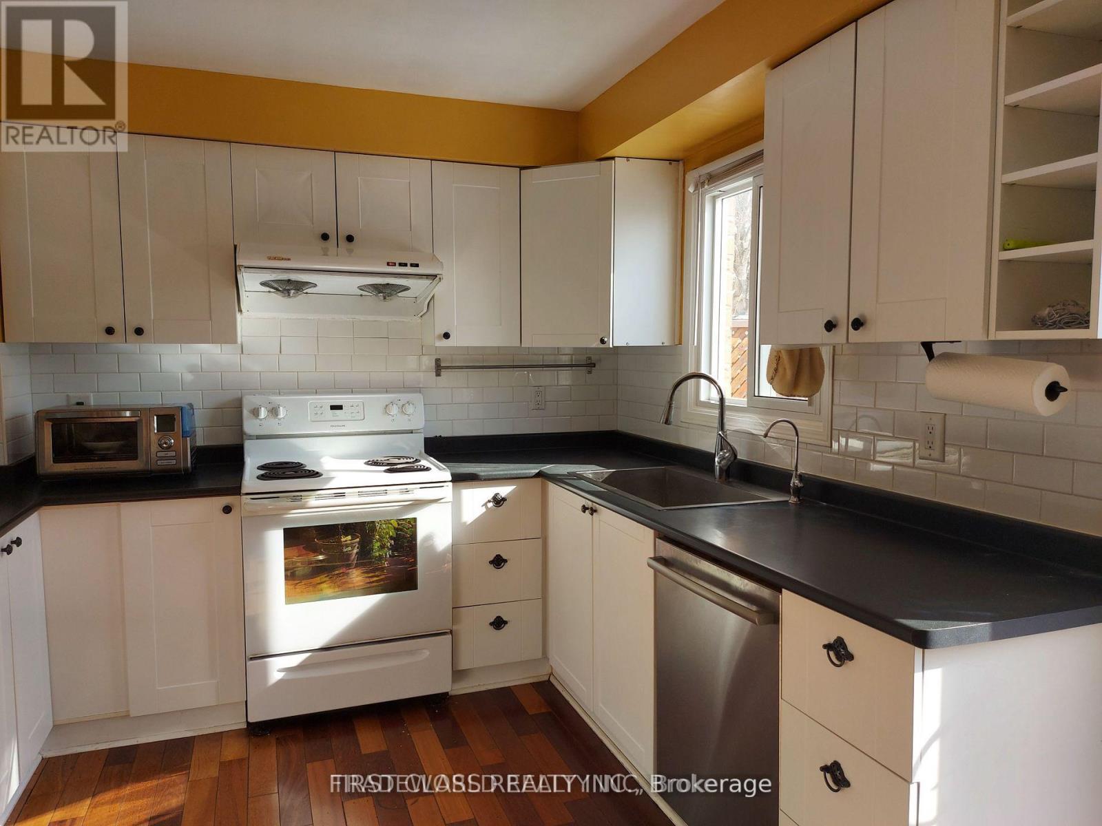880 Leslie Valley Drive, Newmarket, Ontario  L3Y 7G9 - Photo 11 - N13153106