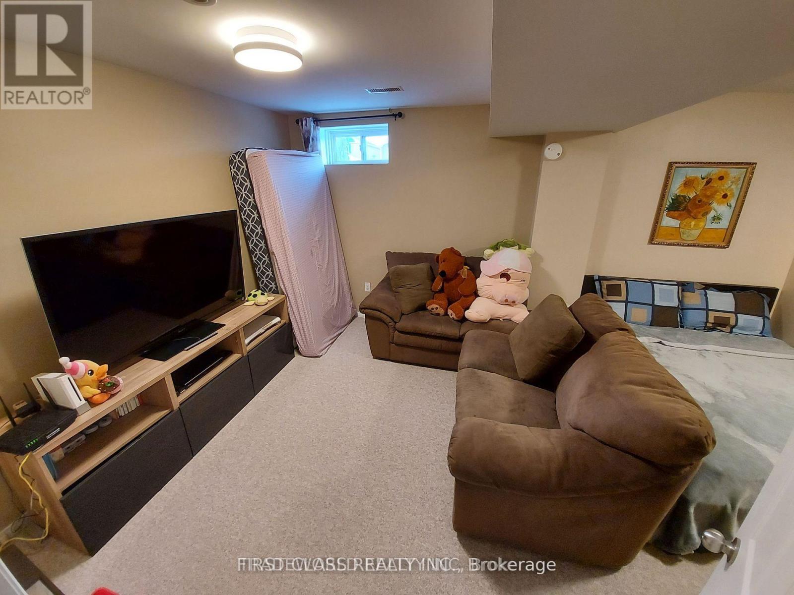 880 Leslie Valley Drive, Newmarket, Ontario  L3Y 7G9 - Photo 12 - N13153106