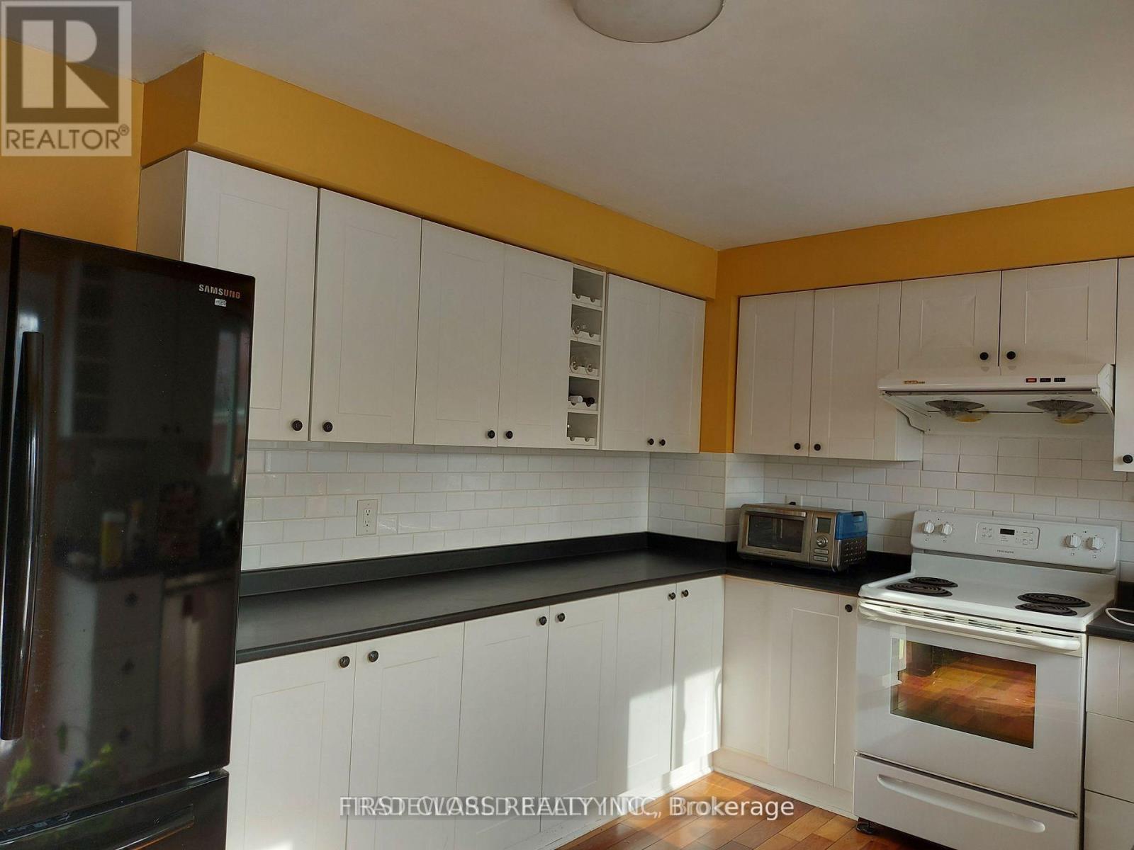 880 Leslie Valley Drive, Newmarket, Ontario  L3Y 7G9 - Photo 5 - N13153106