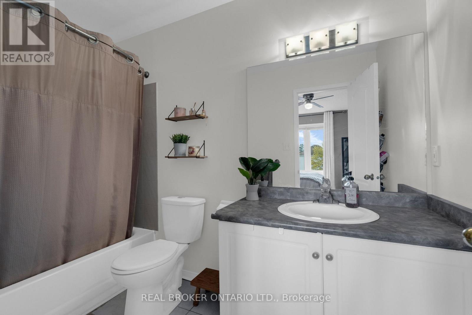 4 Parkside Crescent, Essa, Ontario  L0M 1B3 - Photo 18 - N13153140