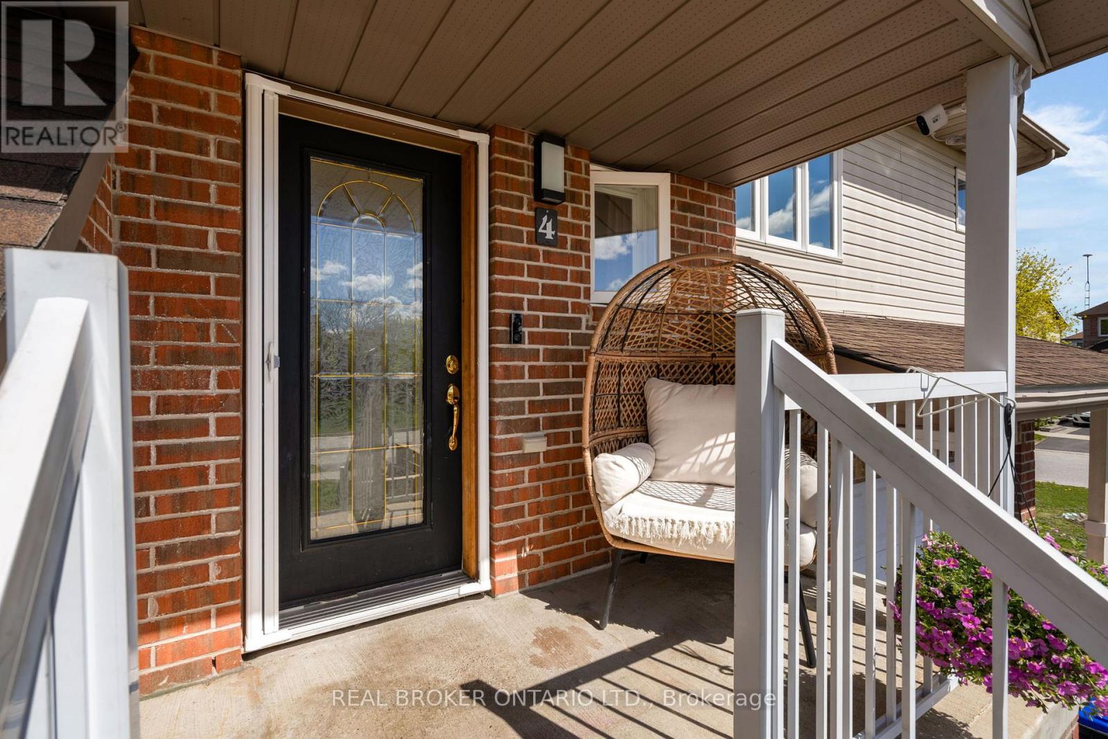 4 Parkside Crescent, Essa, Ontario  L0M 1B3 - Photo 4 - N13153140