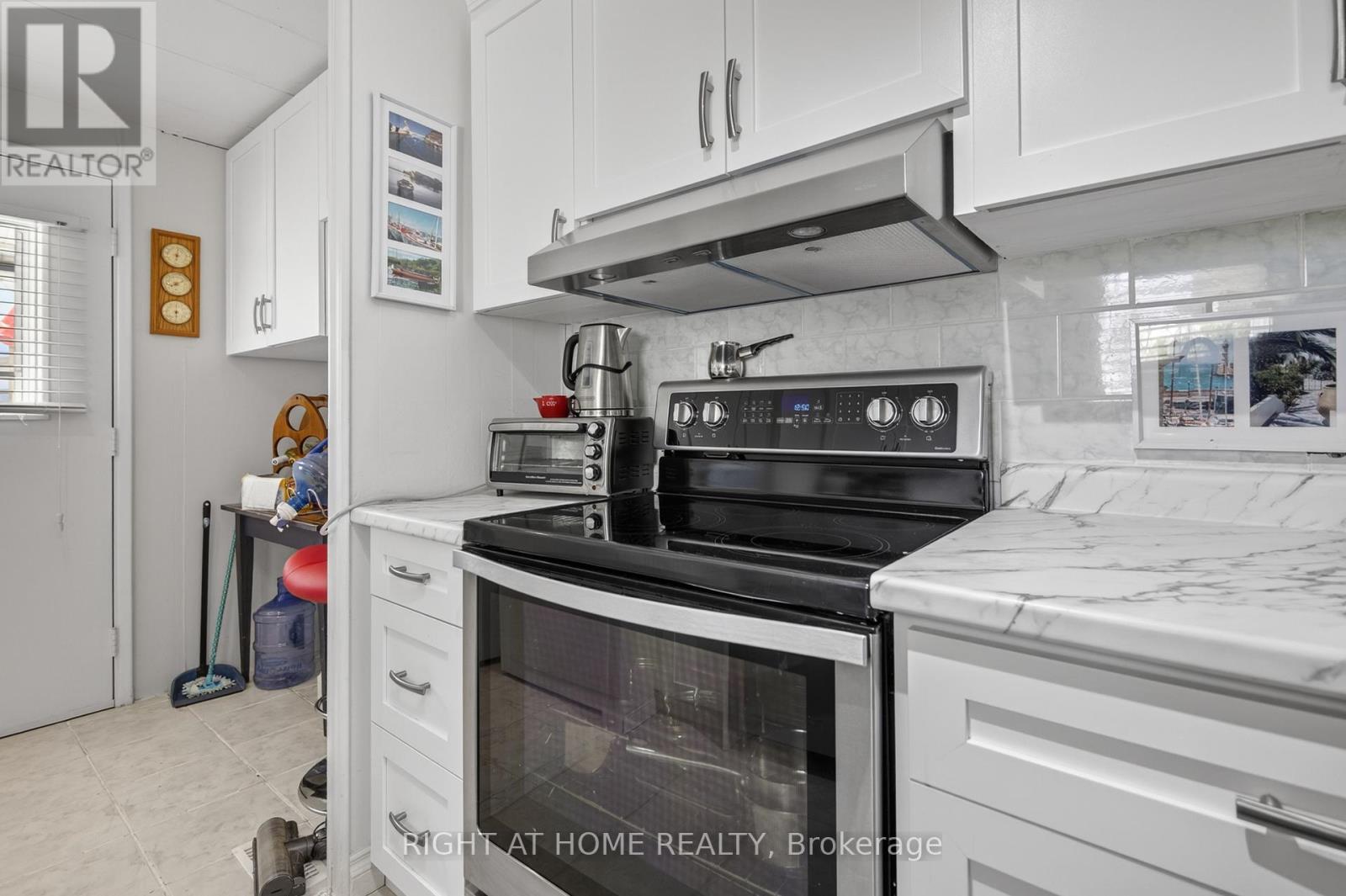 1 Mimosa Drive, Innisfil, Ontario L9S 1R2 - Photo 11 - N13153148