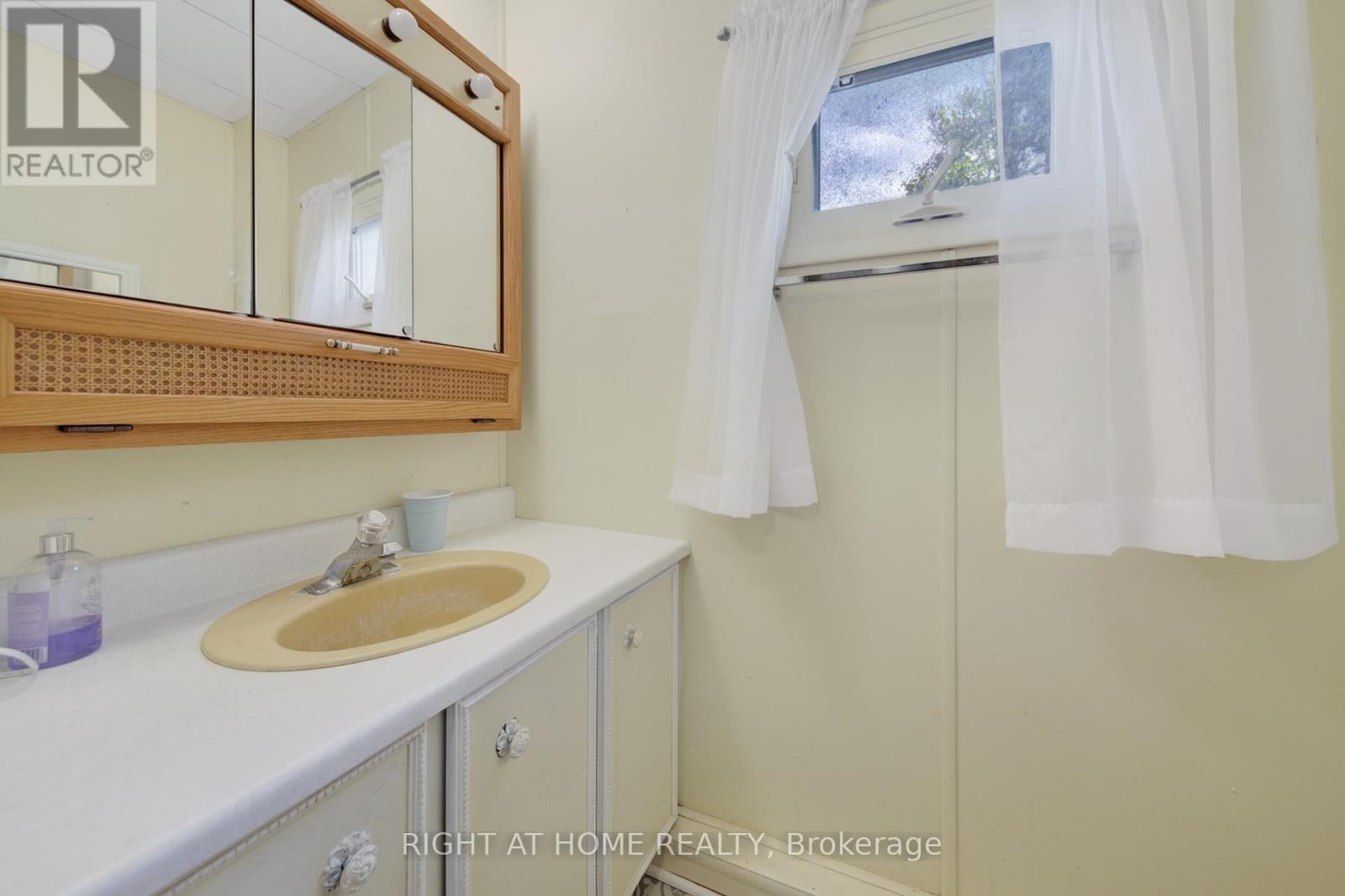 1 Mimosa Drive, Innisfil, Ontario L9S 1R2 - Photo 18 - N13153148