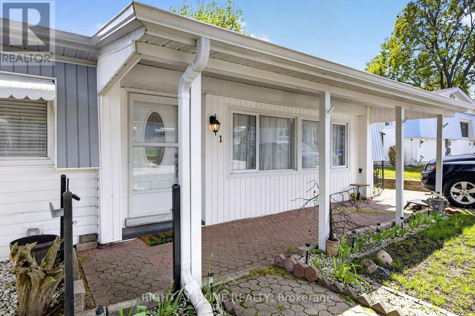1 Mimosa Drive, Innisfil, Ontario L9S 1R2 - Photo 3 - N13153148