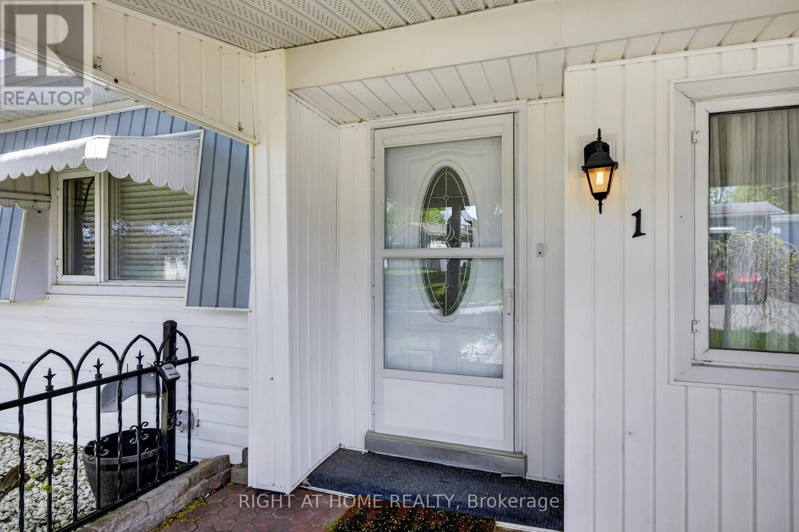 1 Mimosa Drive, Innisfil, Ontario L9S 1R2 - Photo 4 - N13153148