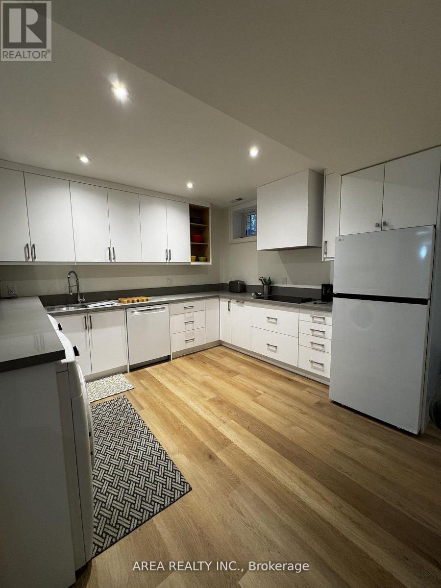 LOWER - 1413 QUEEN VICTORIA AVENUE, Mississauga, Ontario