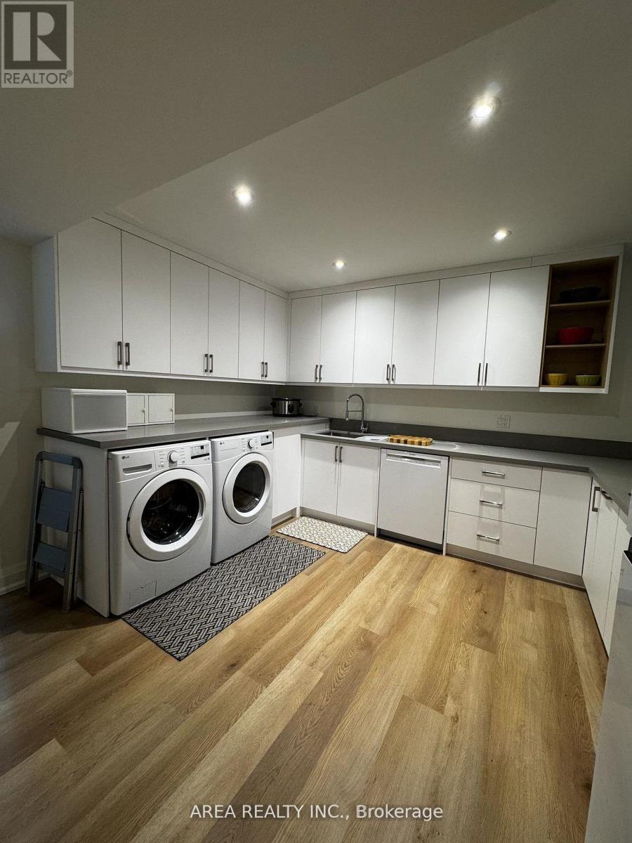 Lower - 1413 Queen Victoria Avenue, Mississauga, Ontario  L5H 3H2 - Photo 2 - W13153108